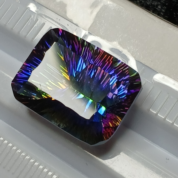 Iridescent Mystic Quartz Gemstone 20x15mm - Picture 6 of 11
